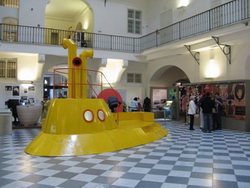 žlutá ponorka